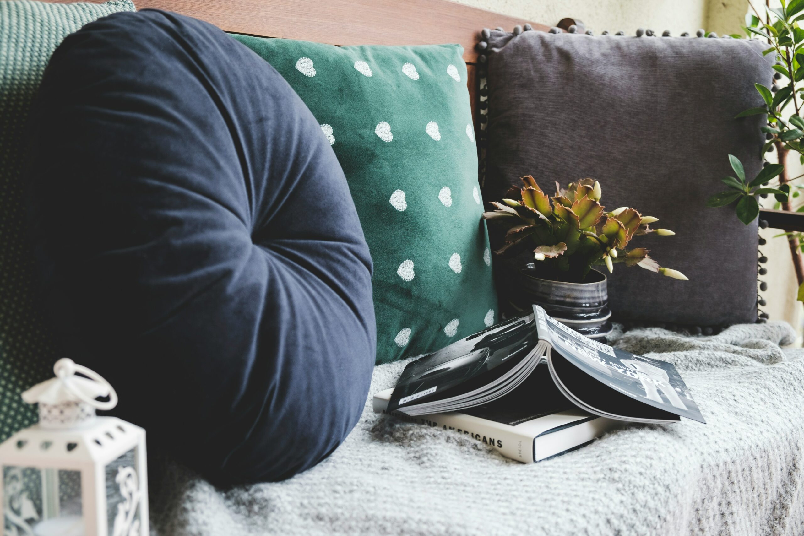 Bookshelf Wealth: How to Create a Reading Nook Bookshelf Wealth: How to Create a Reading Nook